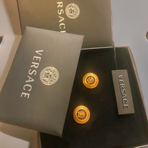 COPY - 100% authentic VERSACE Gold & Black Medusa Earrings - Picture 1 of 4